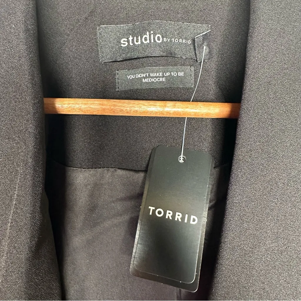 Torrid NWT Classic Shawl Collar Blazer in Deep Black Size 3 - Image 7