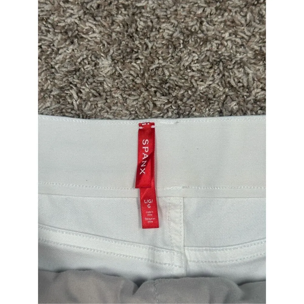 spanx women’s size large Stretch Twill Shorts, 6" pure white pull on slimming - Image 4