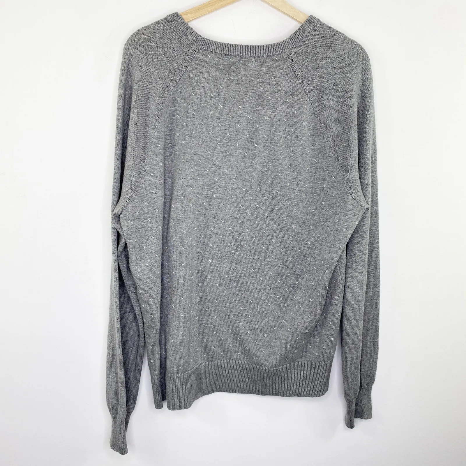 Merona Grey V-Neck Long Sleeve Wool Blend Sweater Women's Size Large L - Image 6