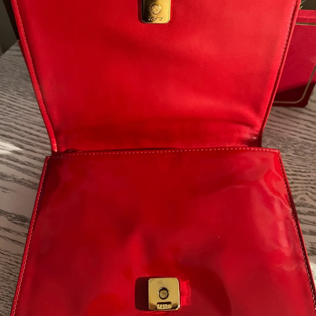 Fendi Vibrant Red Quilted Wallet NWOT - Image 4