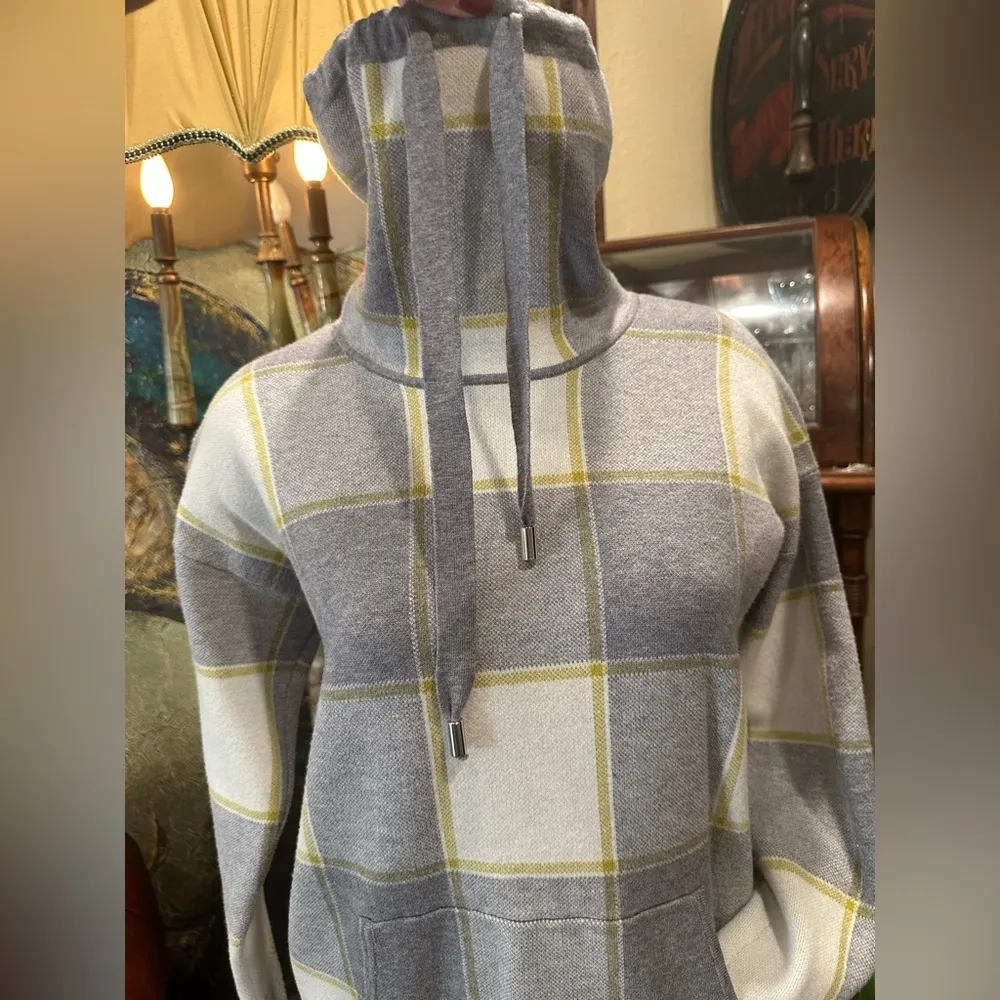NWOT RACHEL Zoe Gray and Yellow Turtleneck Sweater with Plaid Design - Image 2
