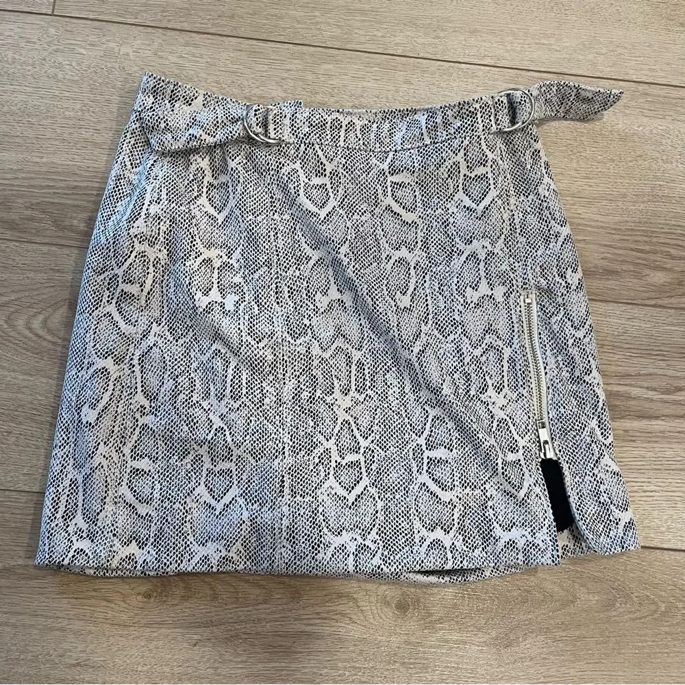 Free People Snakeskin Print Zipper Buckle Midnight Magic Mini Skirt Size 0 - Image 2
