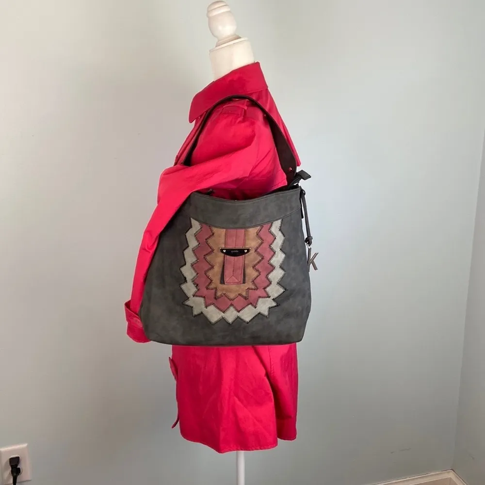 Kensie  Shoulder Purse Hand Bag Gray Pink Vinyl Zipper Closure Travel - Image 12