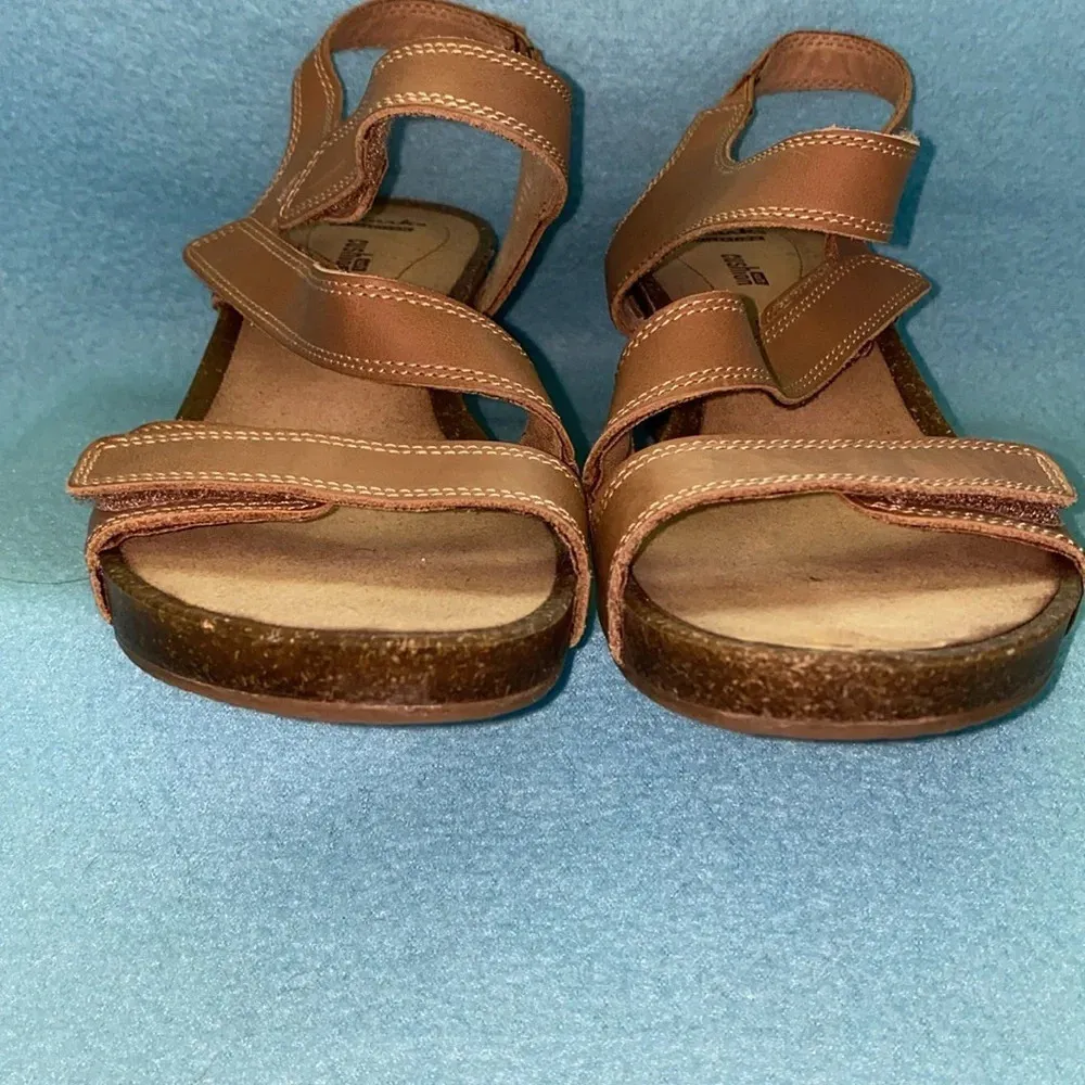 CLARKS COLLECTION Cushion Soft wedges basket weave look velcro closures size 9 - Image 4