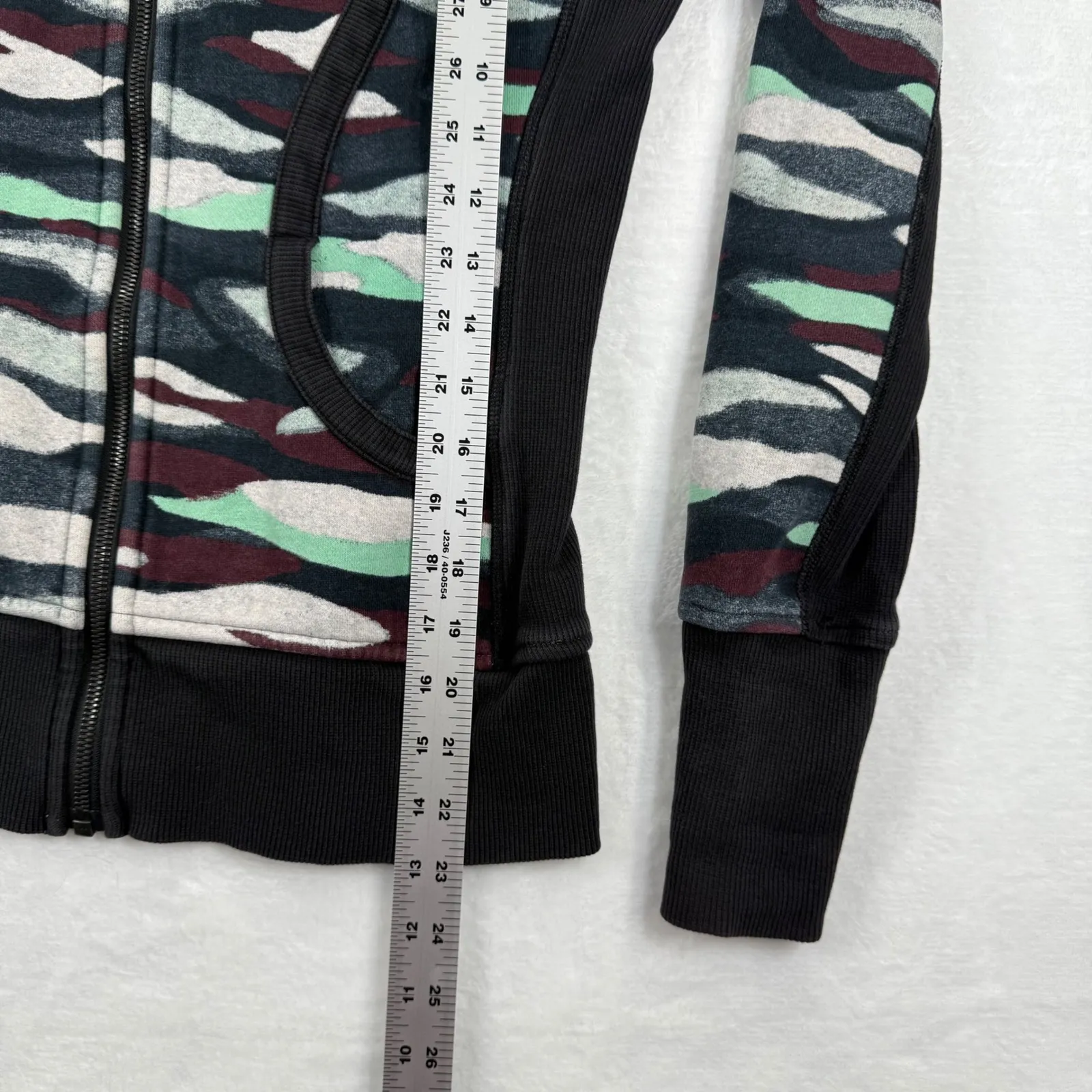 Lululemon Scuba Hoodie II Mini Full Zip Camo Print Athletic Jacket Size 6 READ - Image 4