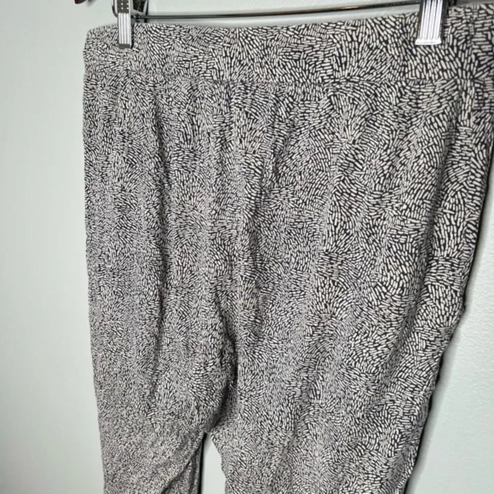 Hanro of switzerland black & white pull on lounge pajama pants pockets sz medium - Image 4