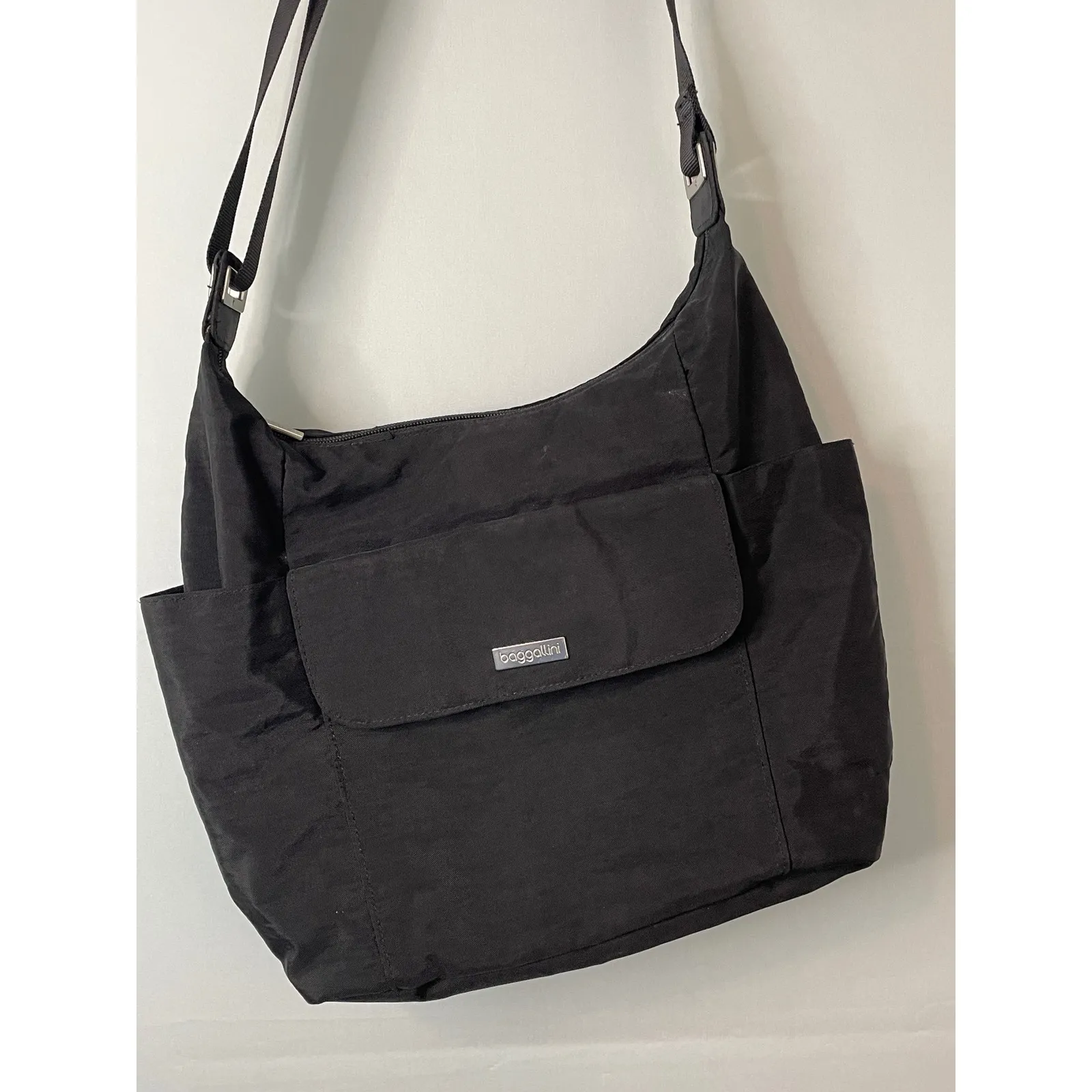 Baggallini Black Nylon Shoulder Bag Hobo Purse Adjustable Strap - Image 2