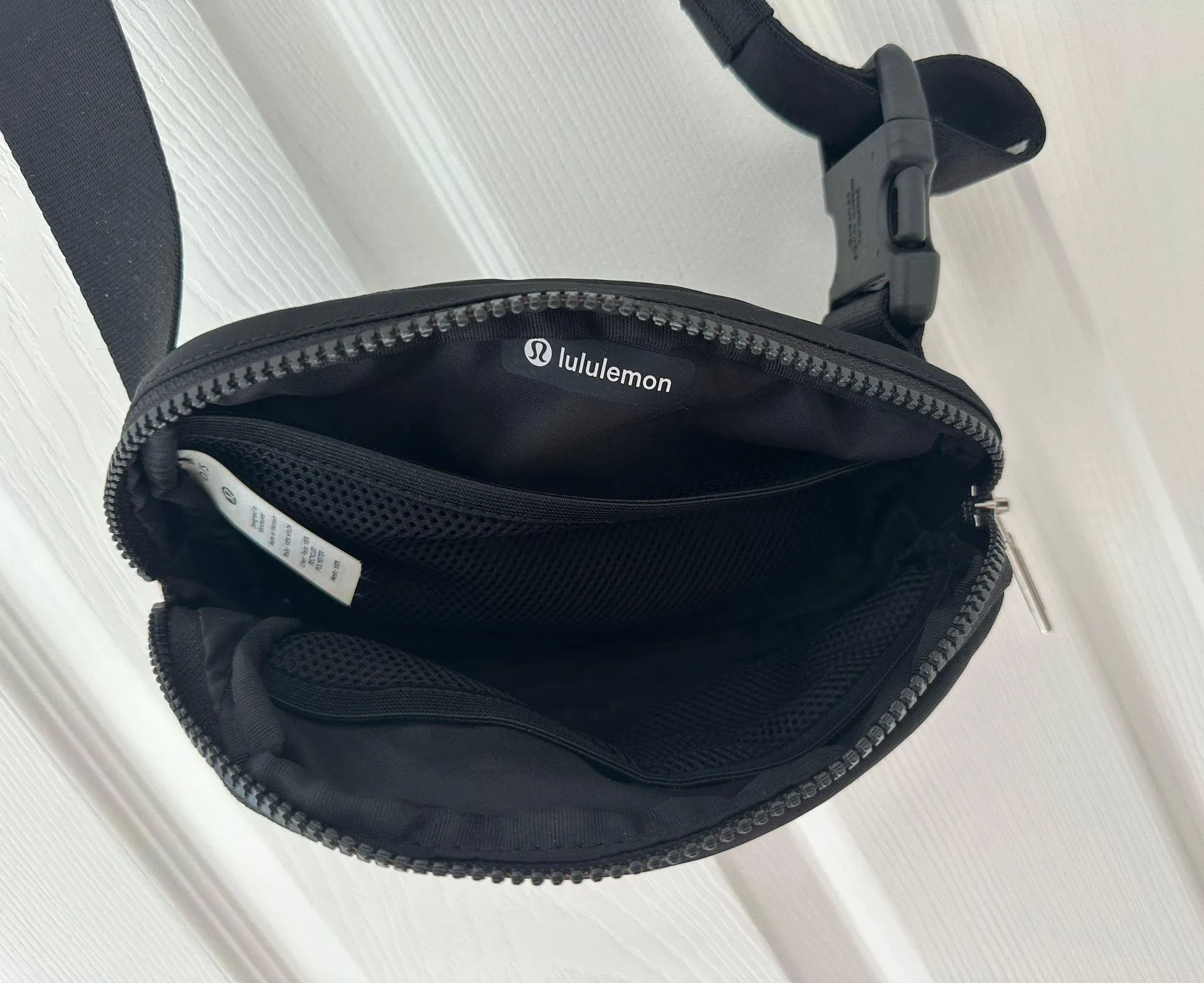 Lululemon Everywhere Belt Bag - Image 4