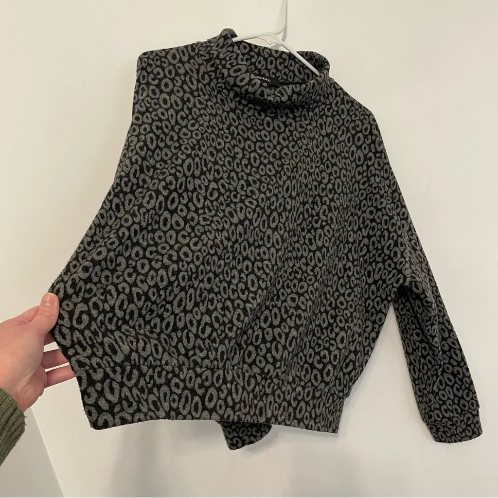 KAREN KANE Leopard Mock Neck Top Night Lights Gray Black Cheetah Print Pullover - Image 11
