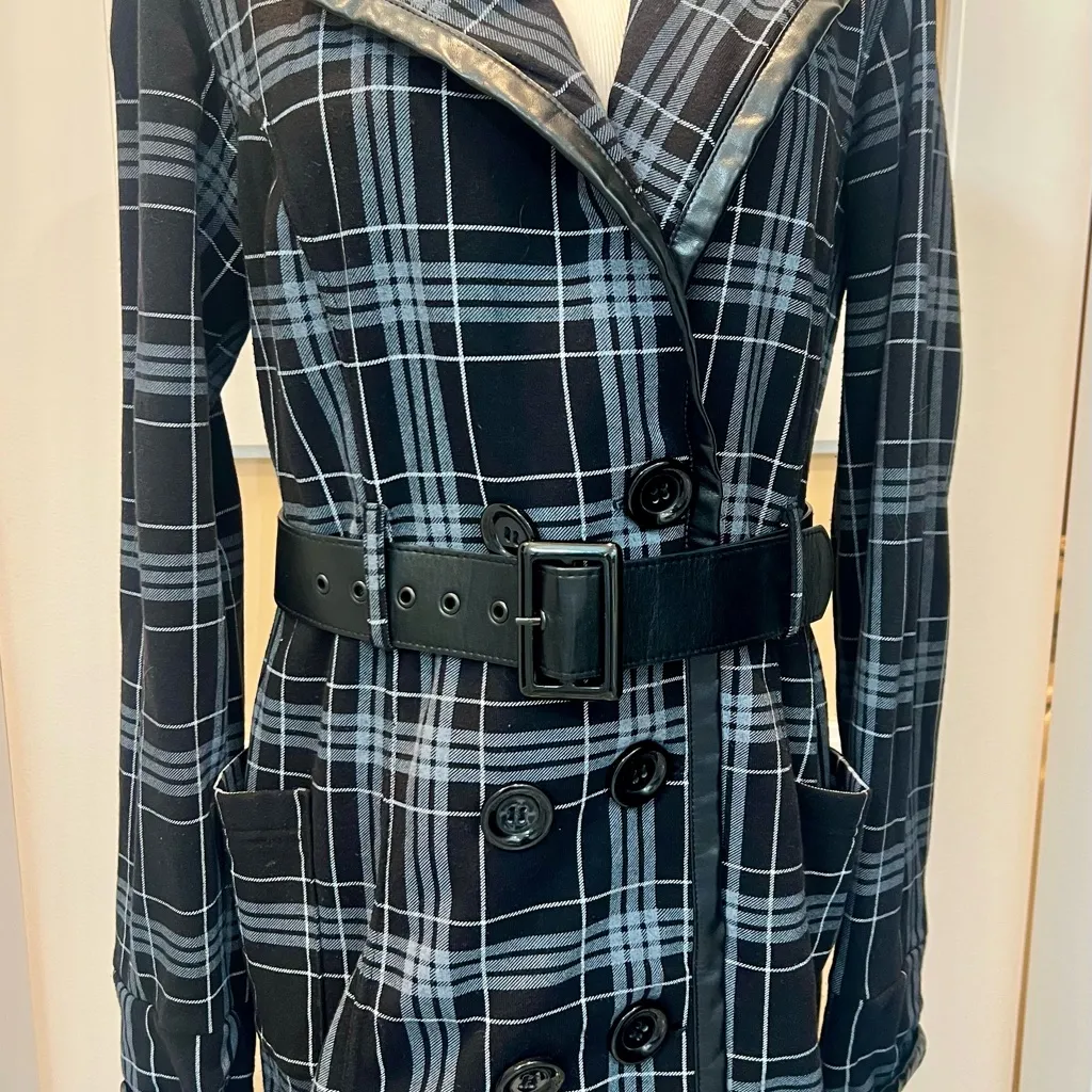 Plaid Women's Jacket with Belt Junior Size XL Black - Image 2
