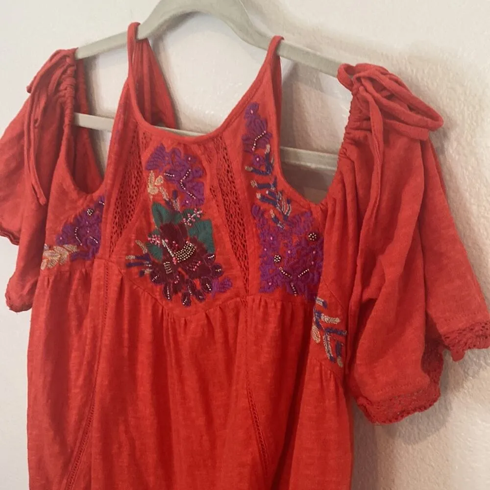 Free People fast times embroidered red cold shoulder high low top size medium - Image 6