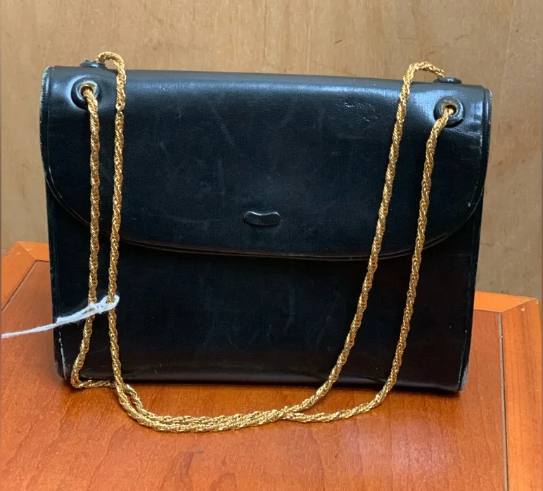 Vintage Elegant Black Leather Shoulder Bag with Gold Roped Chain Strap - Image 1
