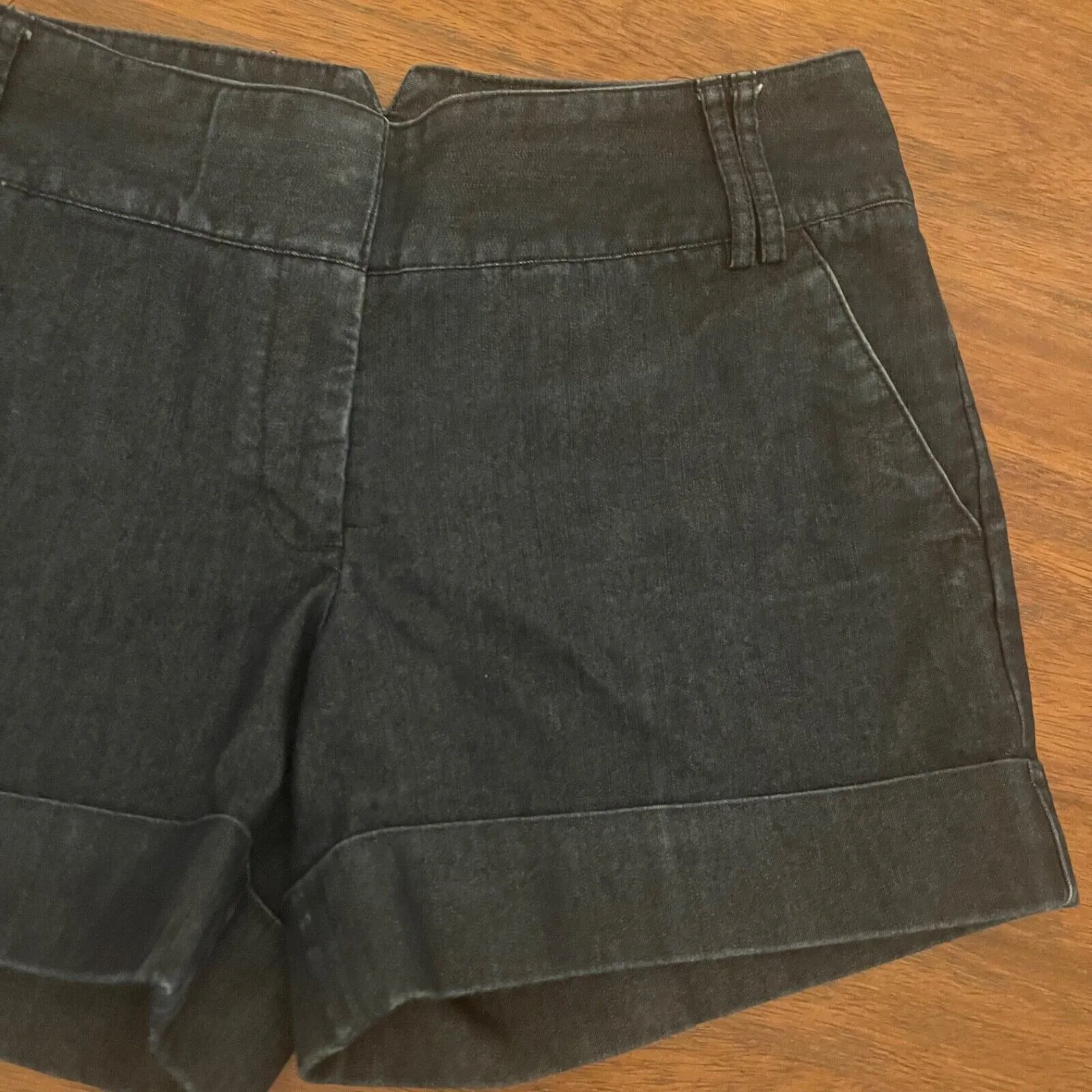 EXPRESS Size 6 Regular Dark Wash Rolled Hem Jean Shorts - Image 8