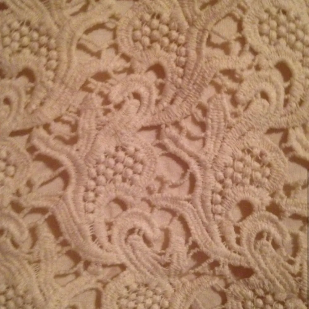 Pins and Needles crochet pencil skirt cream size medium - Image 4