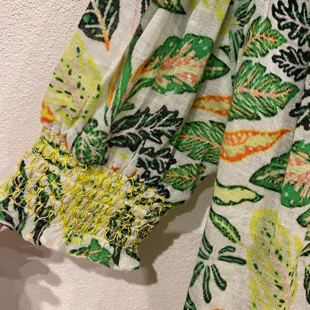 Solid & Striped Willow Wrap Top and Talia Belted Shorts Size Medium EUC - Image 4