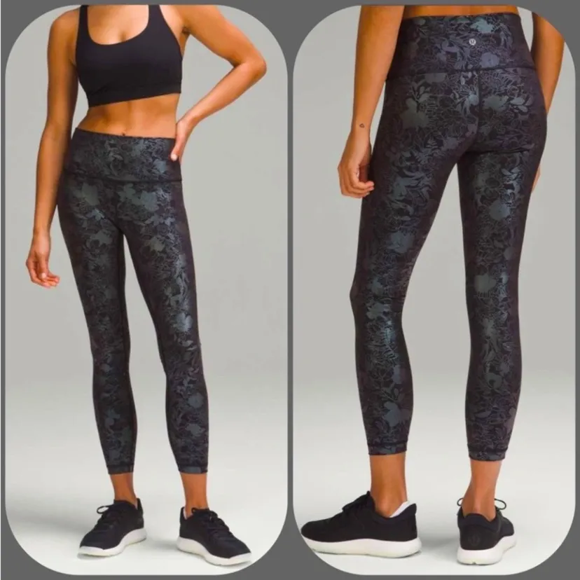 Lululemon Wunder Under High-Rise Tight 25" *Shine
Flourish Black Iridescent Foil - Image 2
