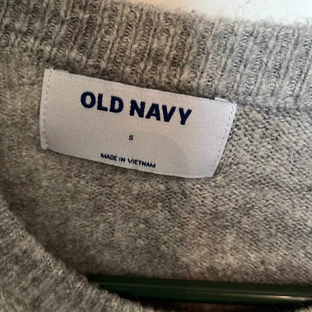 Old navy size smalll checkered sweater - Image 2