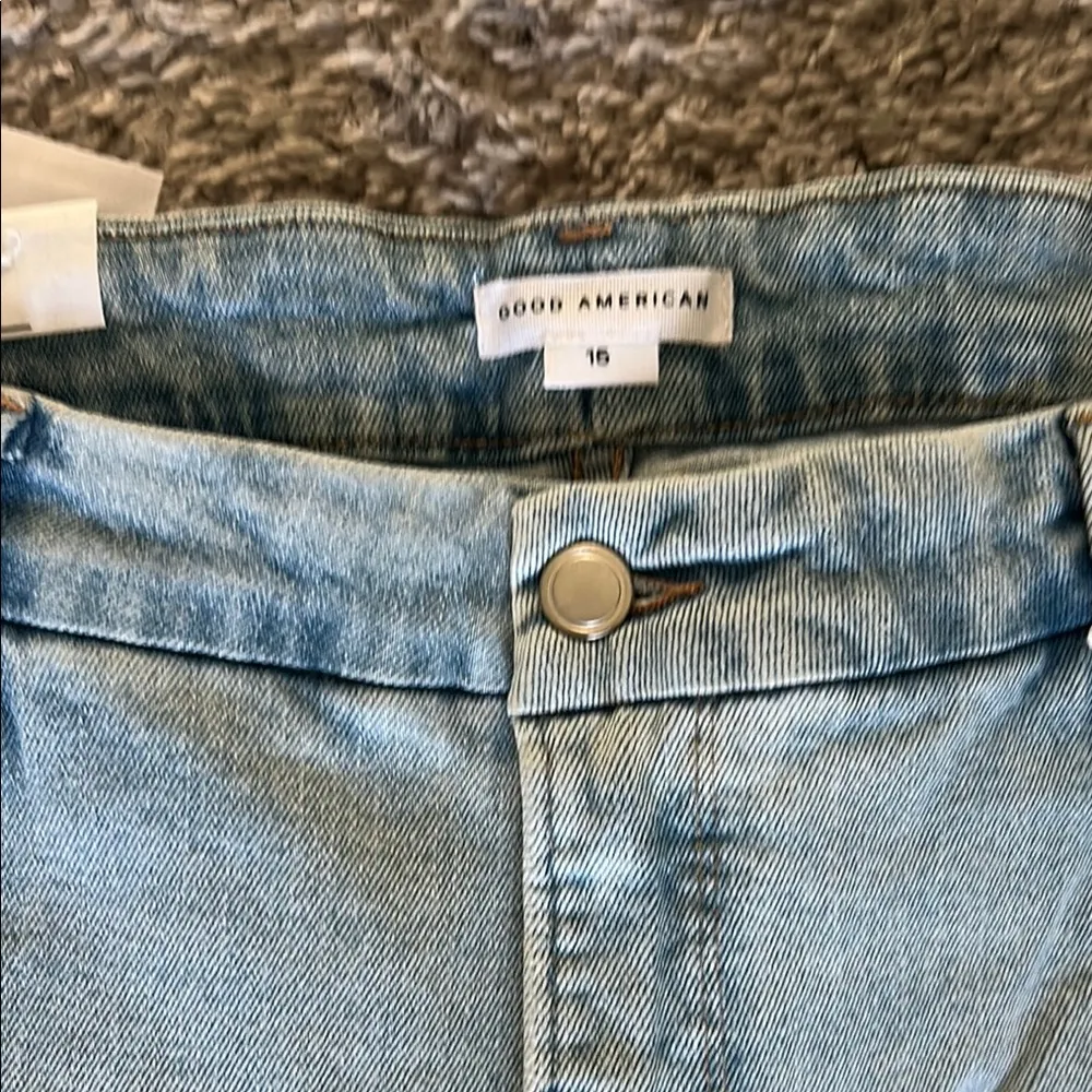 Good American Blue Ankle Cropped Jeans with Distressed Design - Image 3