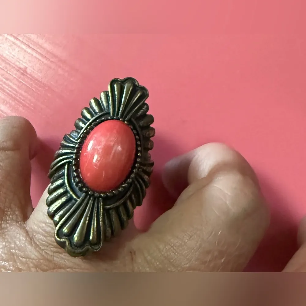 Large Chunky Red Stone Ring Size 7 Gold - Image 6