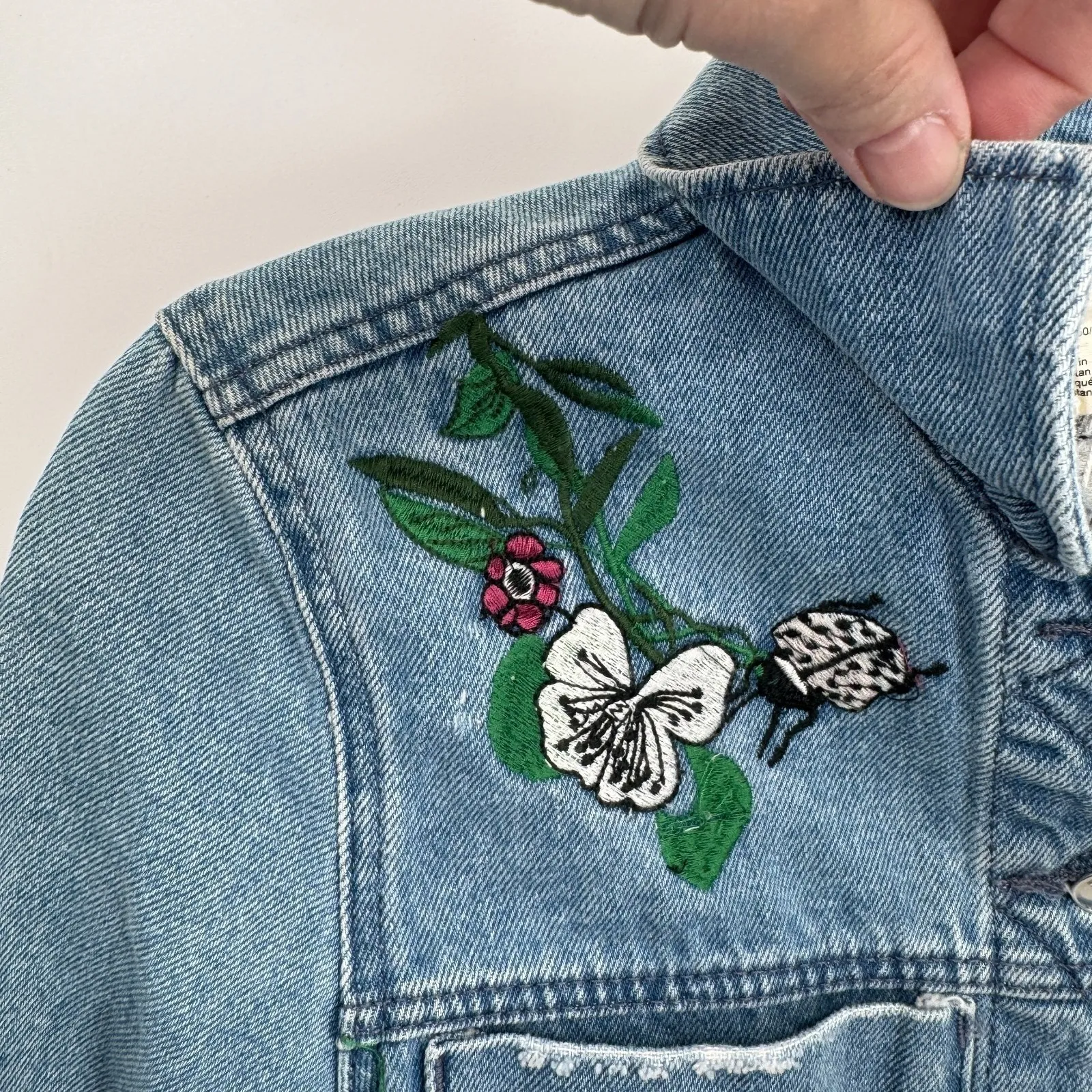 H&M x Coachella Festival Jean Jacket Womens 4 Blue Denim Embroidered NEW - Image 4