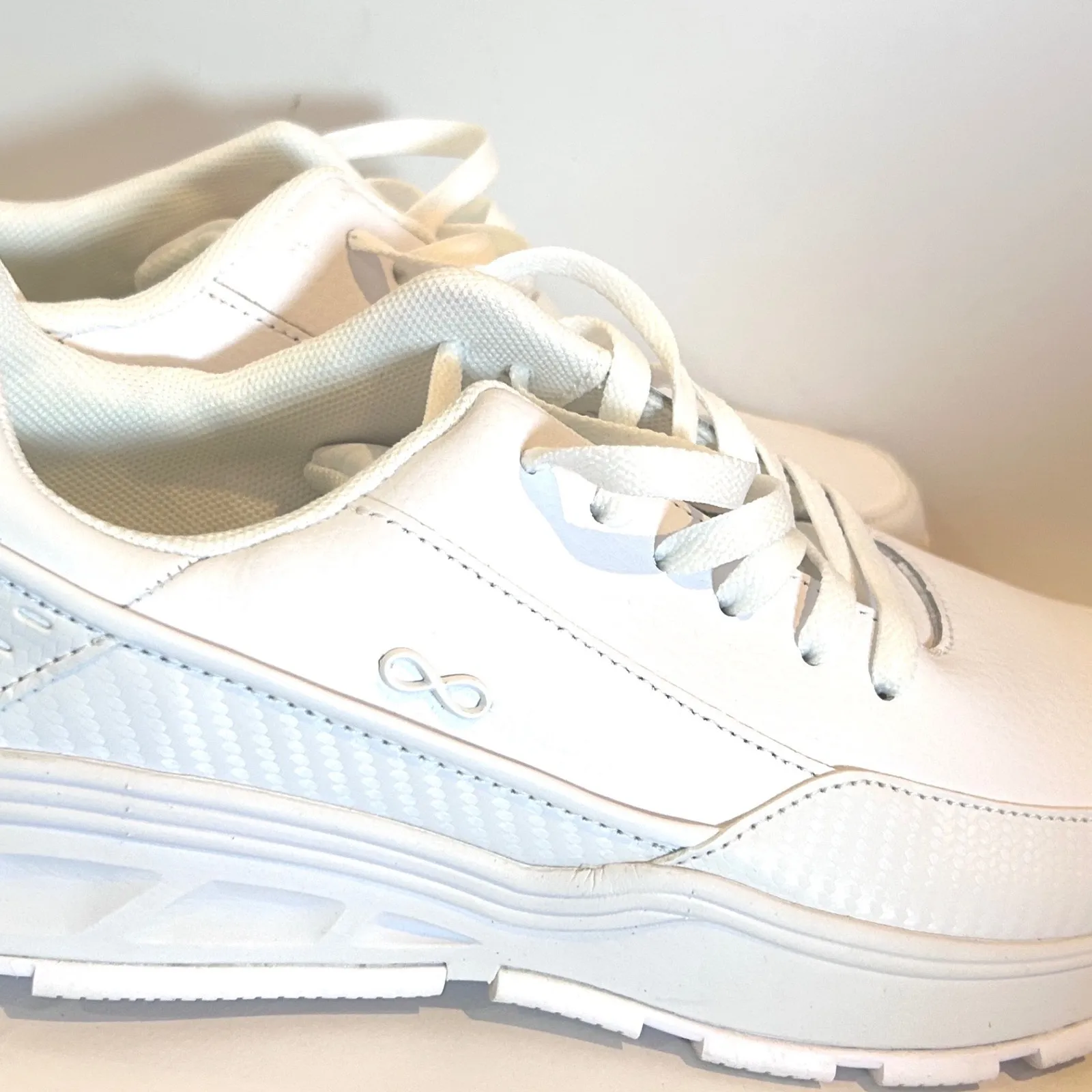 Infinity by Cherokee Women's White Lace Up Athletic Shoes Size 11 career work - Image 6