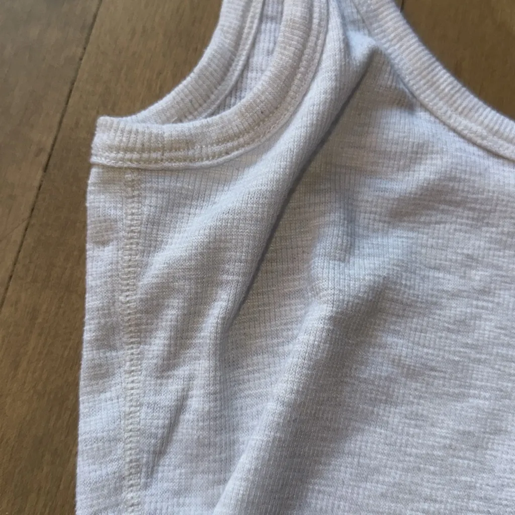 Vuori Ribbed Tank Top - Image 8