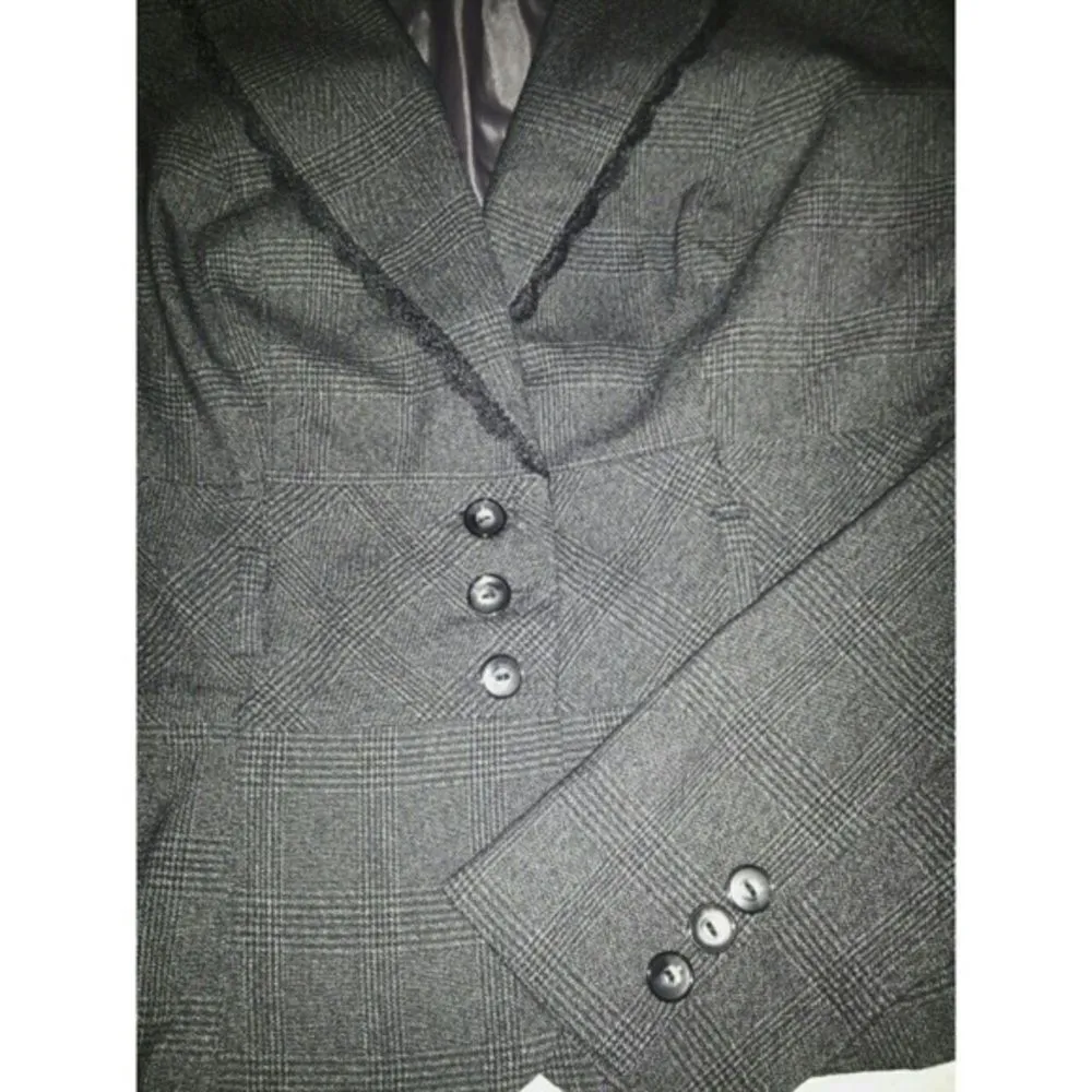 ✨HP 12-5-16✨Grey Plaid Blazer✨ - Image 2