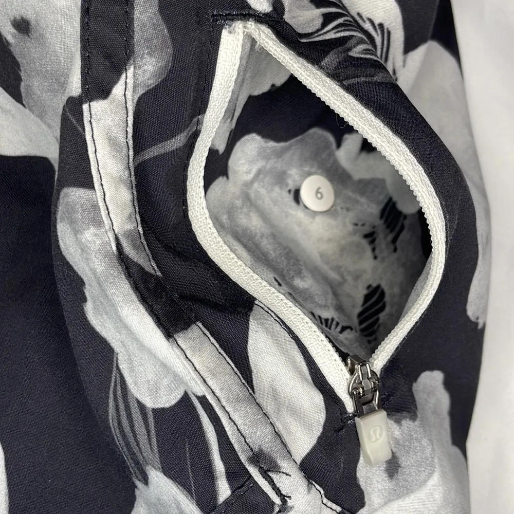 Inky floral print running short 3” waist band tracker short II 2 way stretch - Image 5