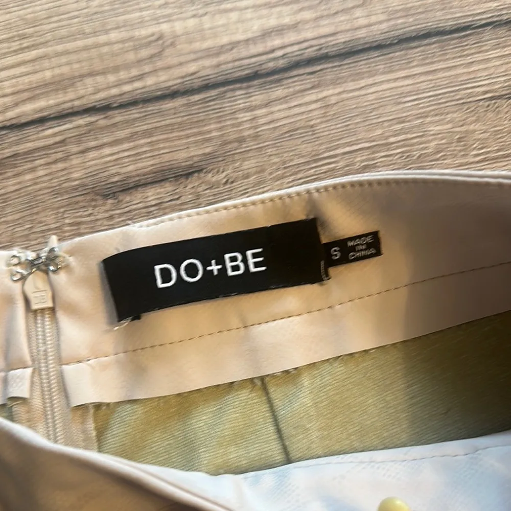 High-Waisted Faux Leather Pants Small - Image 2