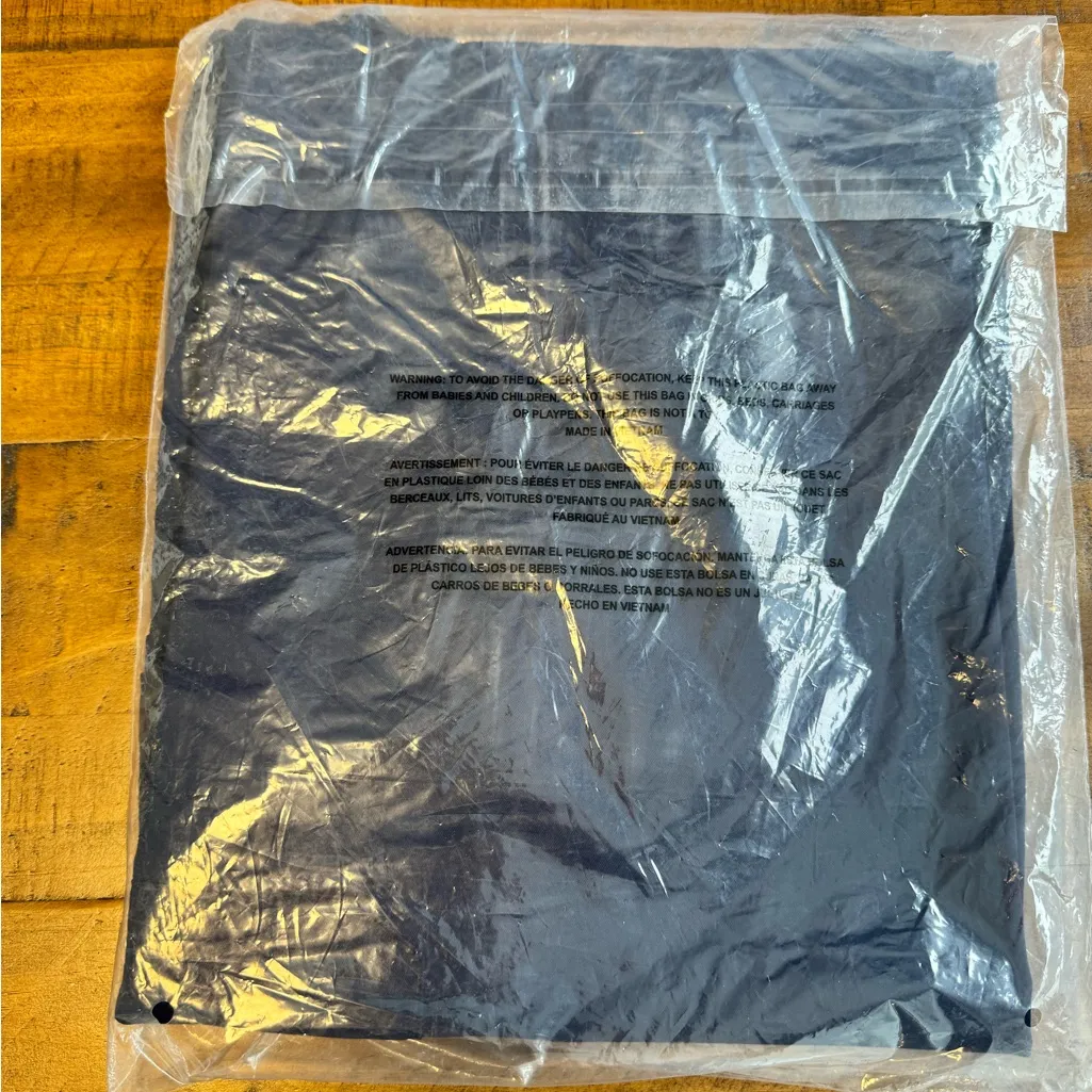 FIGS Technical Collection 3 Pocket Navy Blue Scrub Top NWT - Image 5