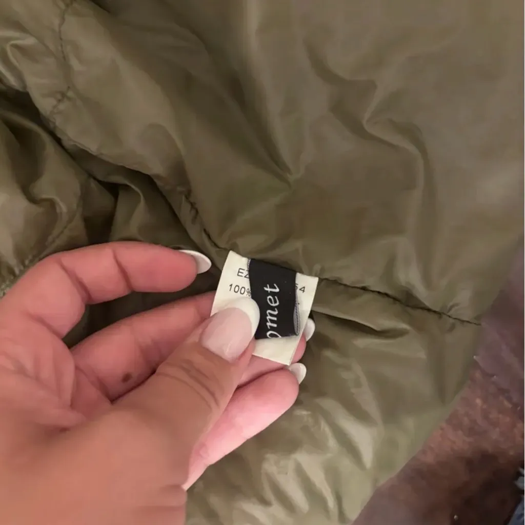 Olive Green Puffer Vest - Image 4