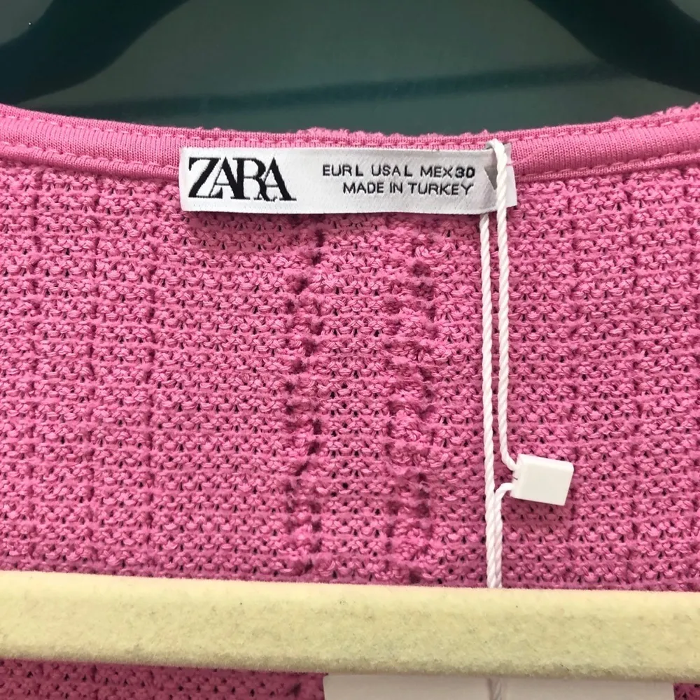 ZARA NWT  BARBIECORE CROPPED RUFFLE SLEEVE SWEATER TANK - Image 5