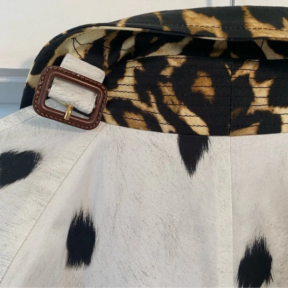 Burberry ANIMAL-PRINT COTTON-TWILL TRENCH COAT IN WHITE,BLACK,BROWN Size - Image 14