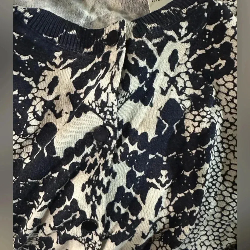 Talbots Silver & Black Damask Snake Print Button Down Cardigan Size M NWT - Image 5