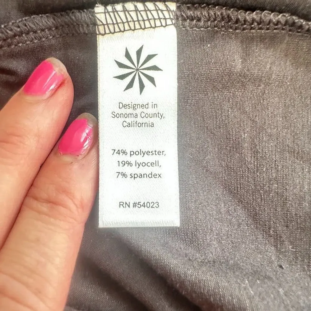 ATHLETA Size Large Black Essence Low Arm Athletic Tank Top Athleisure Yoga Basic - Image 5