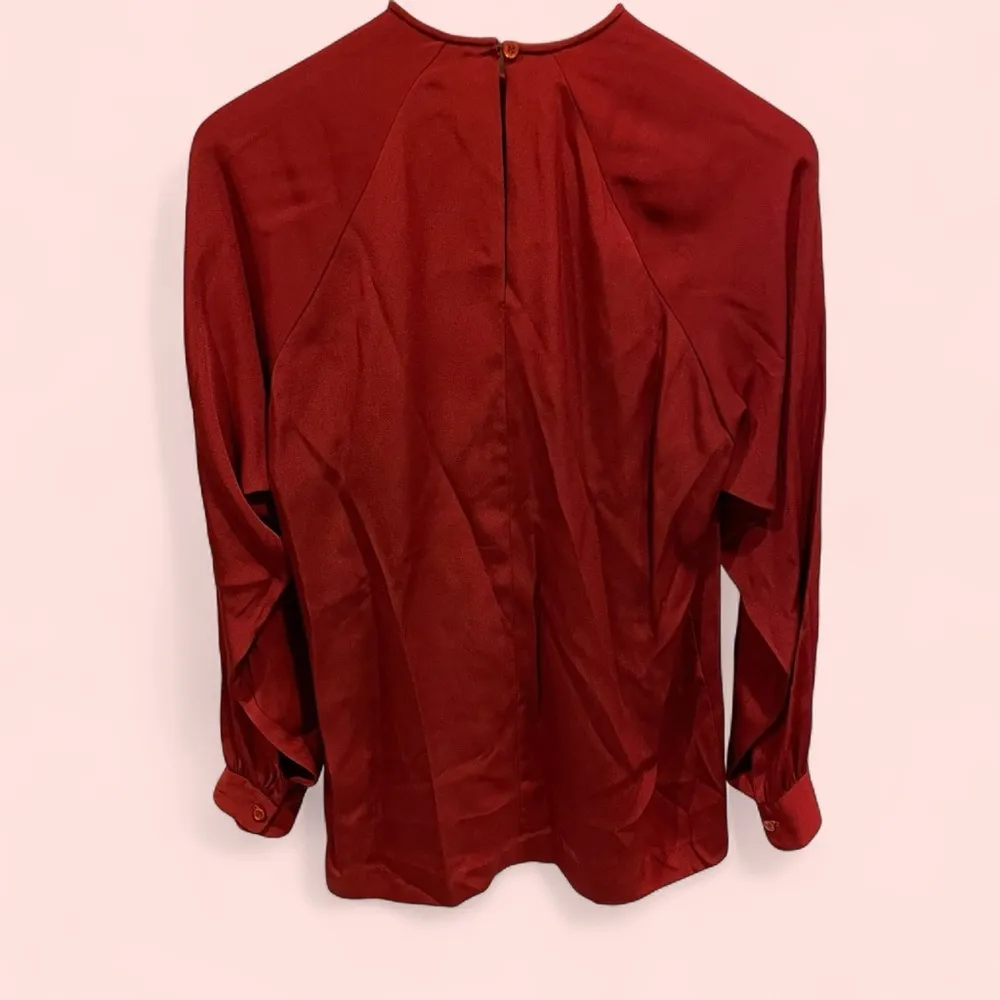 Vintage 70’s Anne Klein ruby red pleated neck blouse keyhole back whimsigoth - Image 3