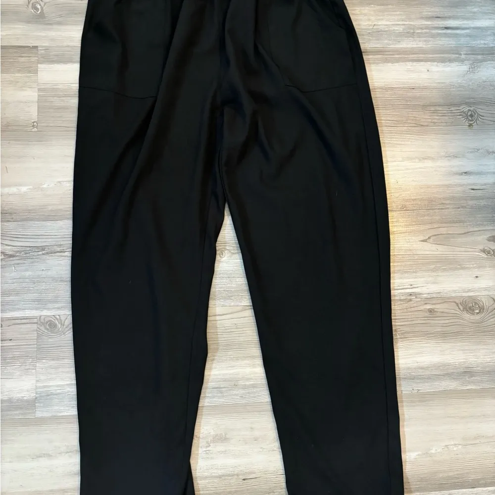 SHEIN Curve 1X Paper Bag Waist Black Pants waist is 15 stretch to 23 inseam 26 - Image 2