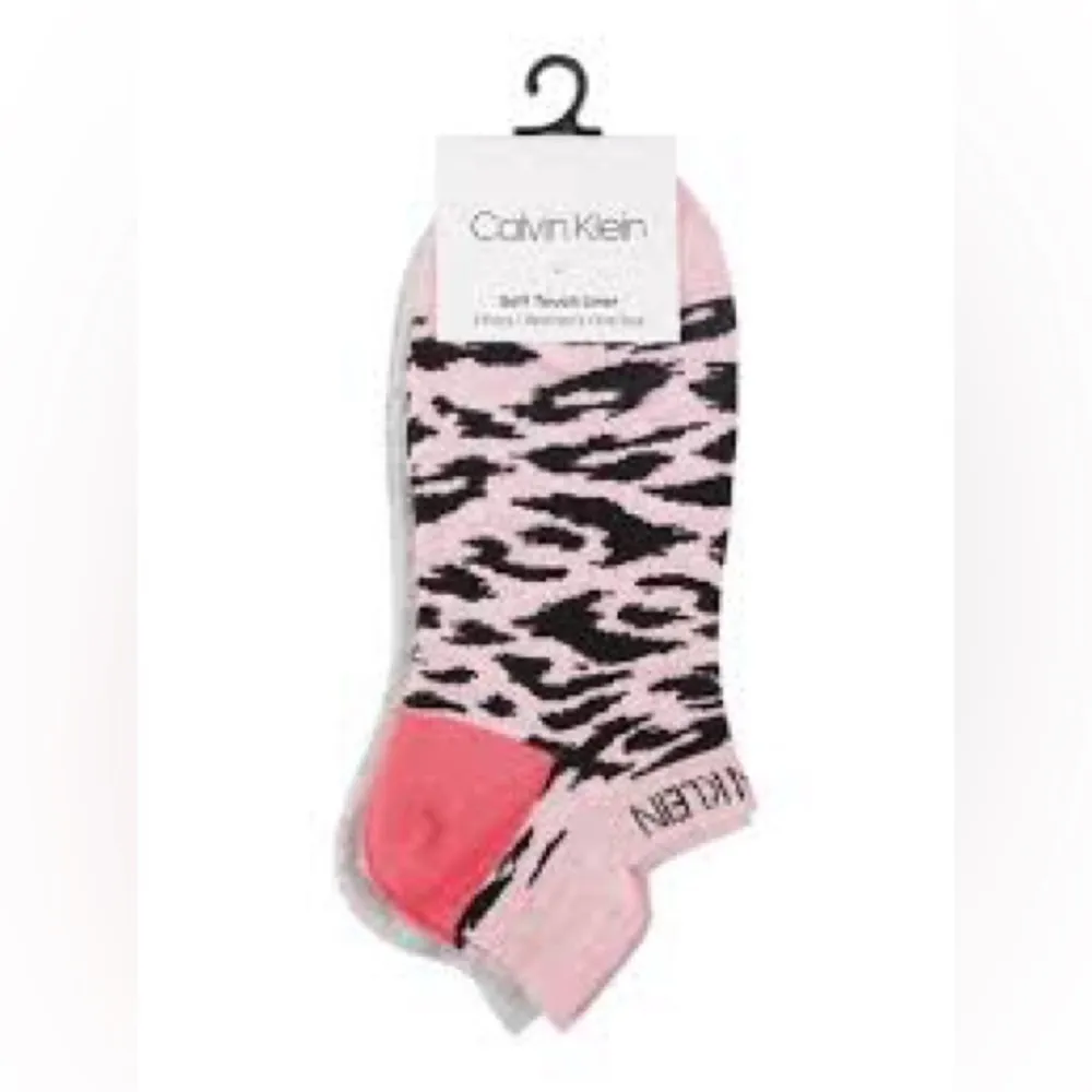 NWT Calvin Klein Leopard Back Tab no show socks - Image 4