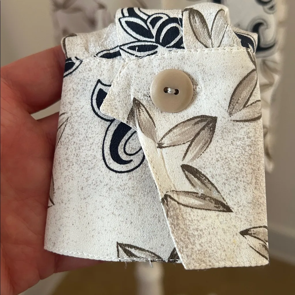 Escada Black and Cream Star Pattern Silk Blouse sz (34) 6 - Image 5