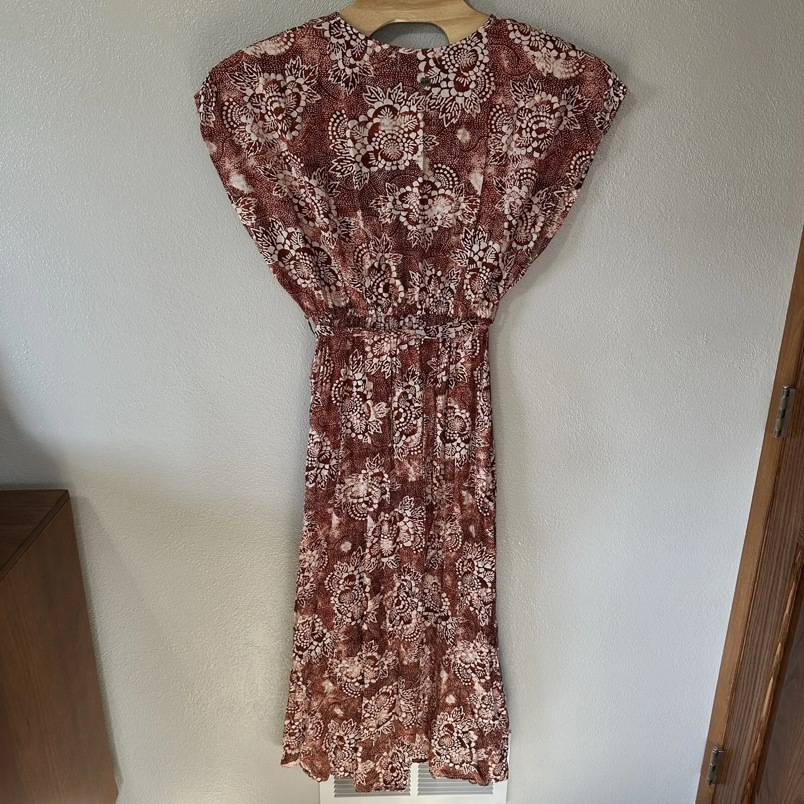 Rip Curl‎ Dress Size Small Brown Ivory Floral Short Sleeve Wrap V-Neck Maxi Boho - Image 7