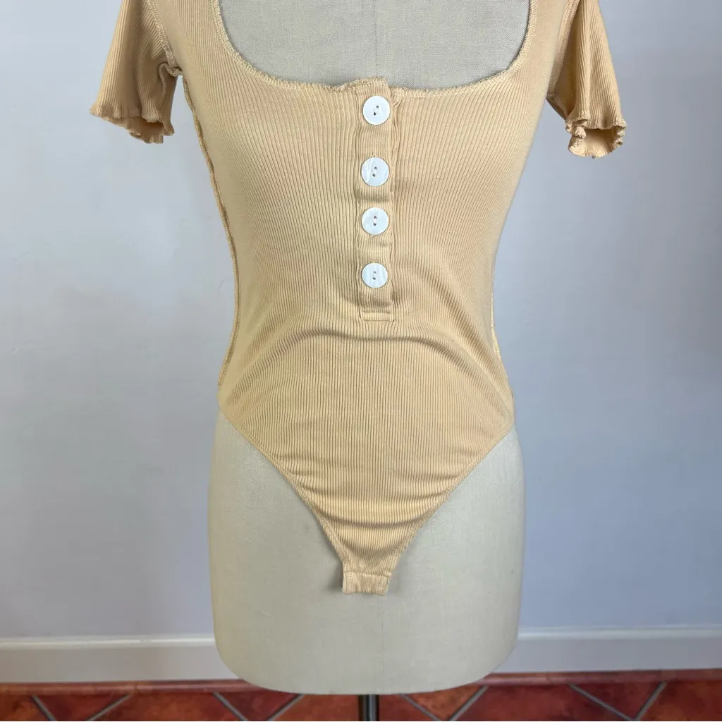Lisa Says Gah  Arden Ribbed Bodysuit in Tan - Image 4