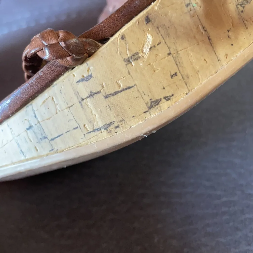 DOLLHOUSE Brown Wedge Sandals Size 8 - Image 9