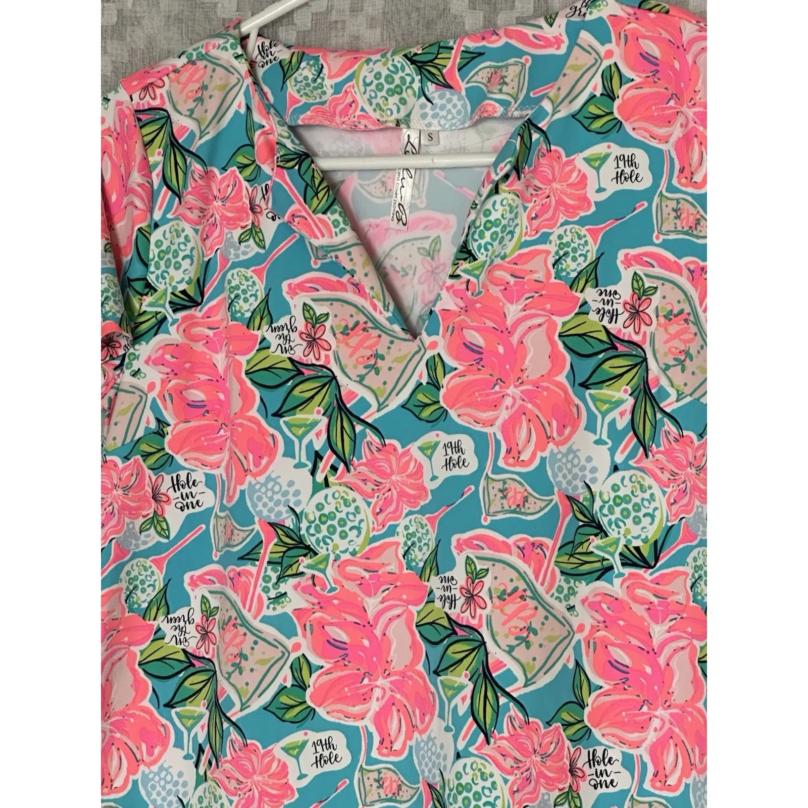 Lulu B Women's Small Tropical Golf Resort Top Pink Teal Floral V - Image 3