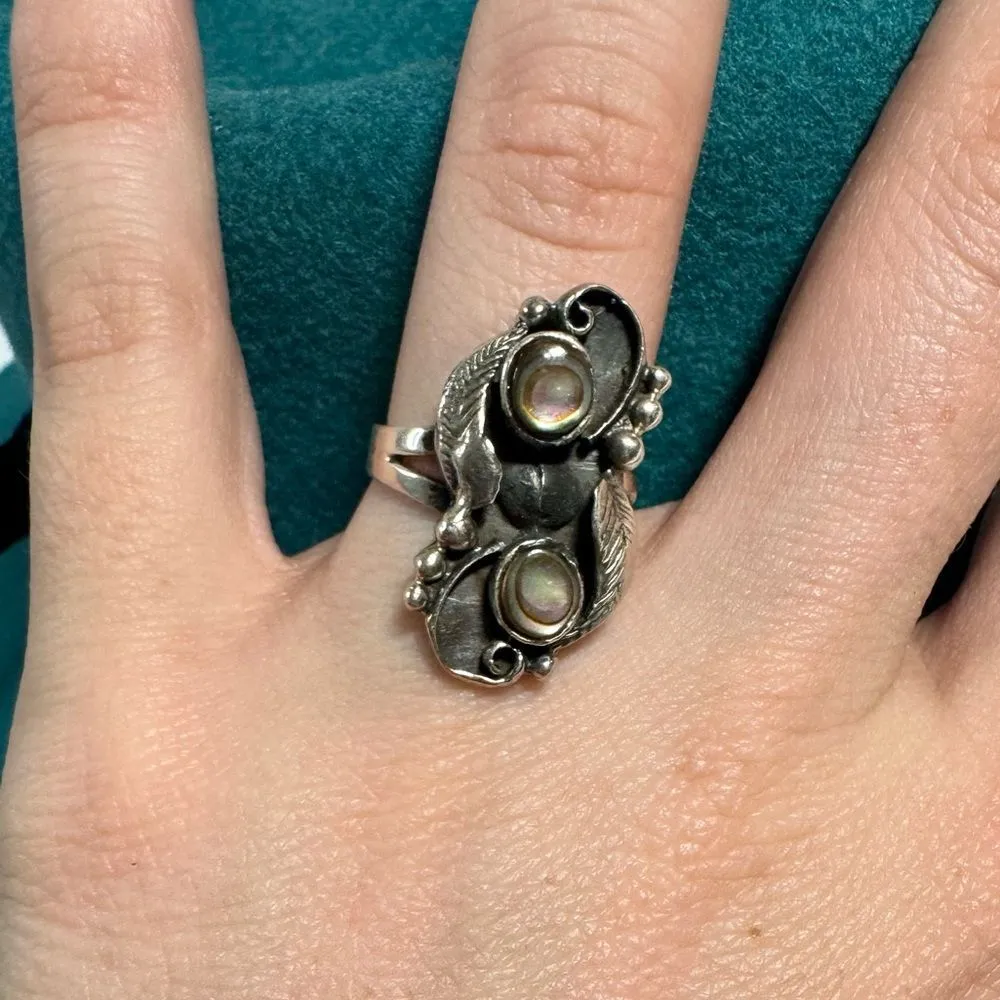 Abalone and Sterling vintage native ring Silver - Image 4