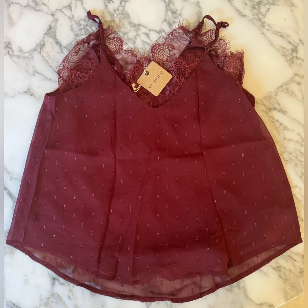 NWT BLU PEPPER Burgundy Lace Textured Cami M - Image 5
