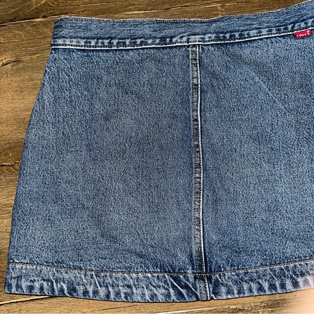 Levi's Levi’s Wrap Skirt Size 27 Medium Wash Denim 100% Cotton - Image 5