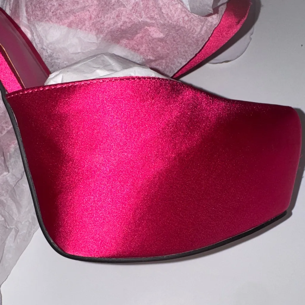 AAJ By AMINAH Satiya Fuchsia Satin Close Toe Platform Heels NIB 5.5 Pink - Image 4