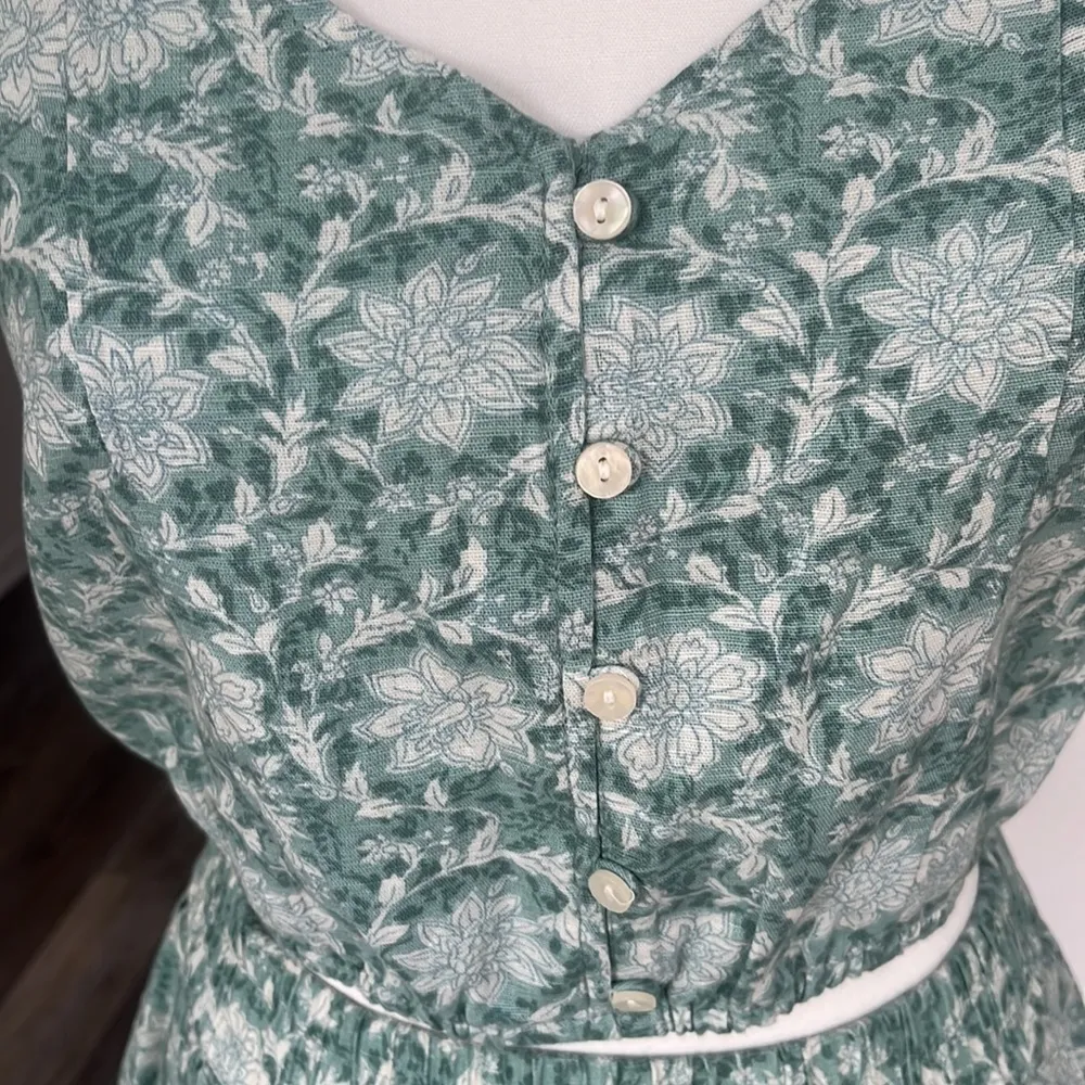 American Eagle two piece set cami pleated cinched skirt size small - Image 3