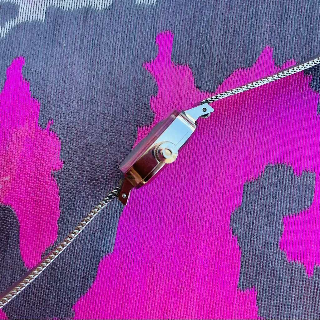 Ladies SWISS made OMEGA watch w/ box ❤️❤️❤️ Silver - Image 12