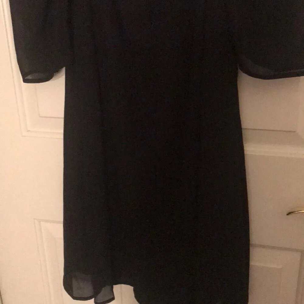 Little black dress cold shoulder size small - Image 4